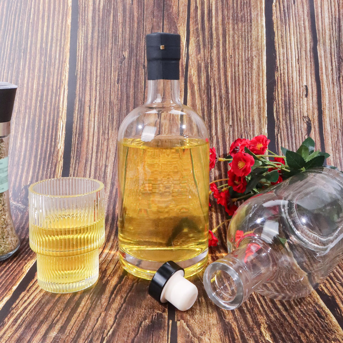 4 Pack 25oz Clear Glass Bottles with Cork Lids C2350